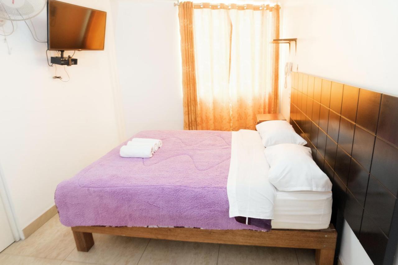 Hostal Suenos Brena Lima Exterior photo